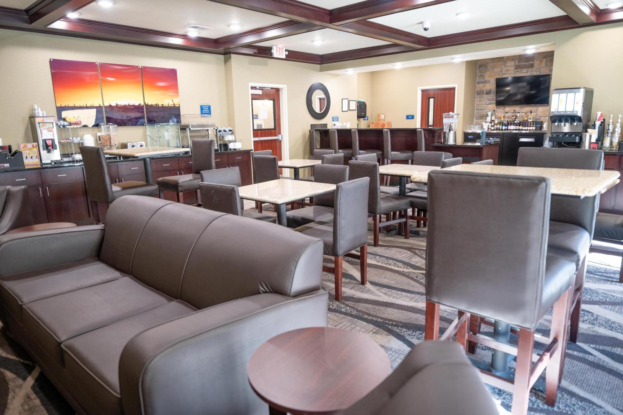 Cobblestone Hotel & Suites - Lamar Exterior photo