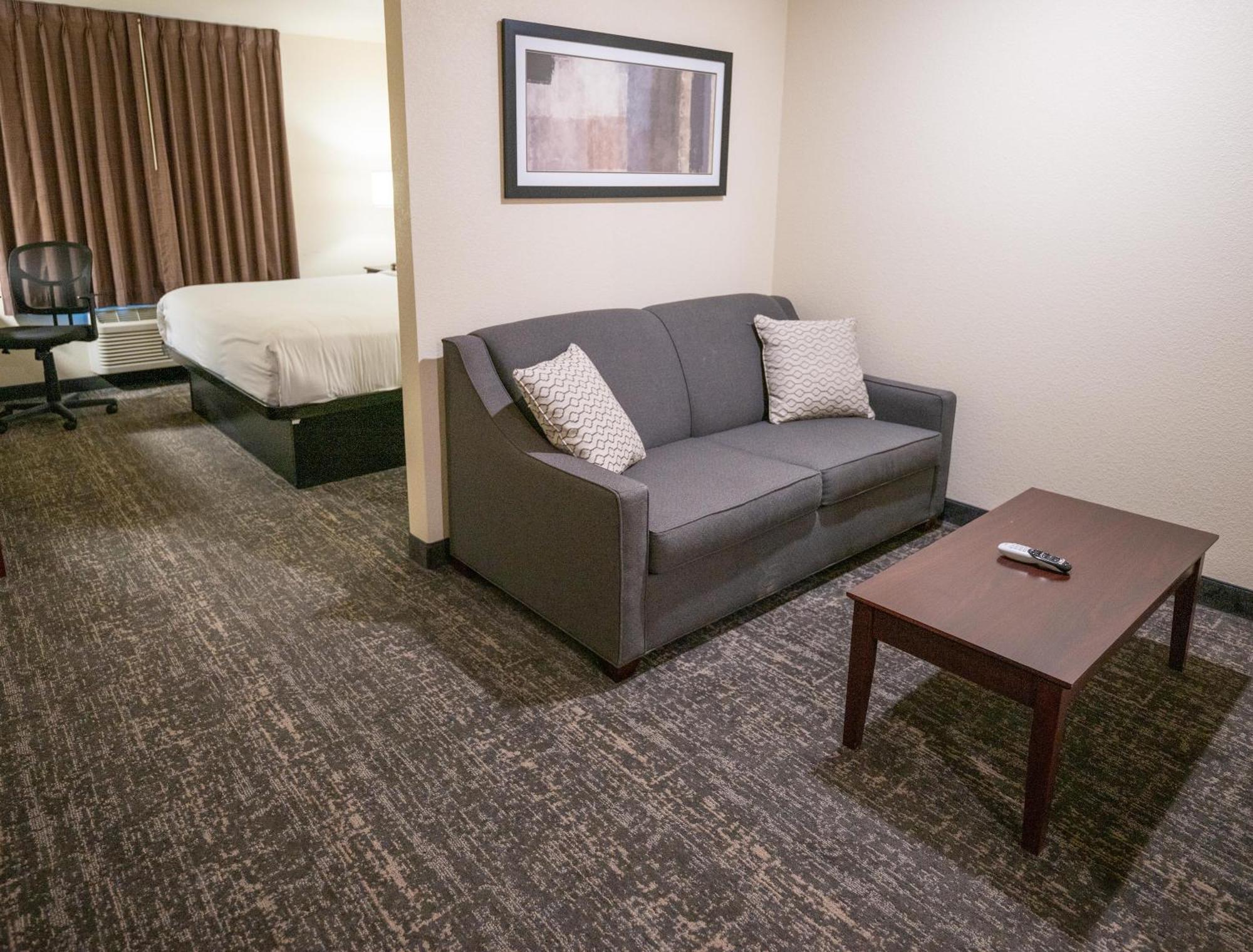 Cobblestone Hotel & Suites - Lamar Exterior photo