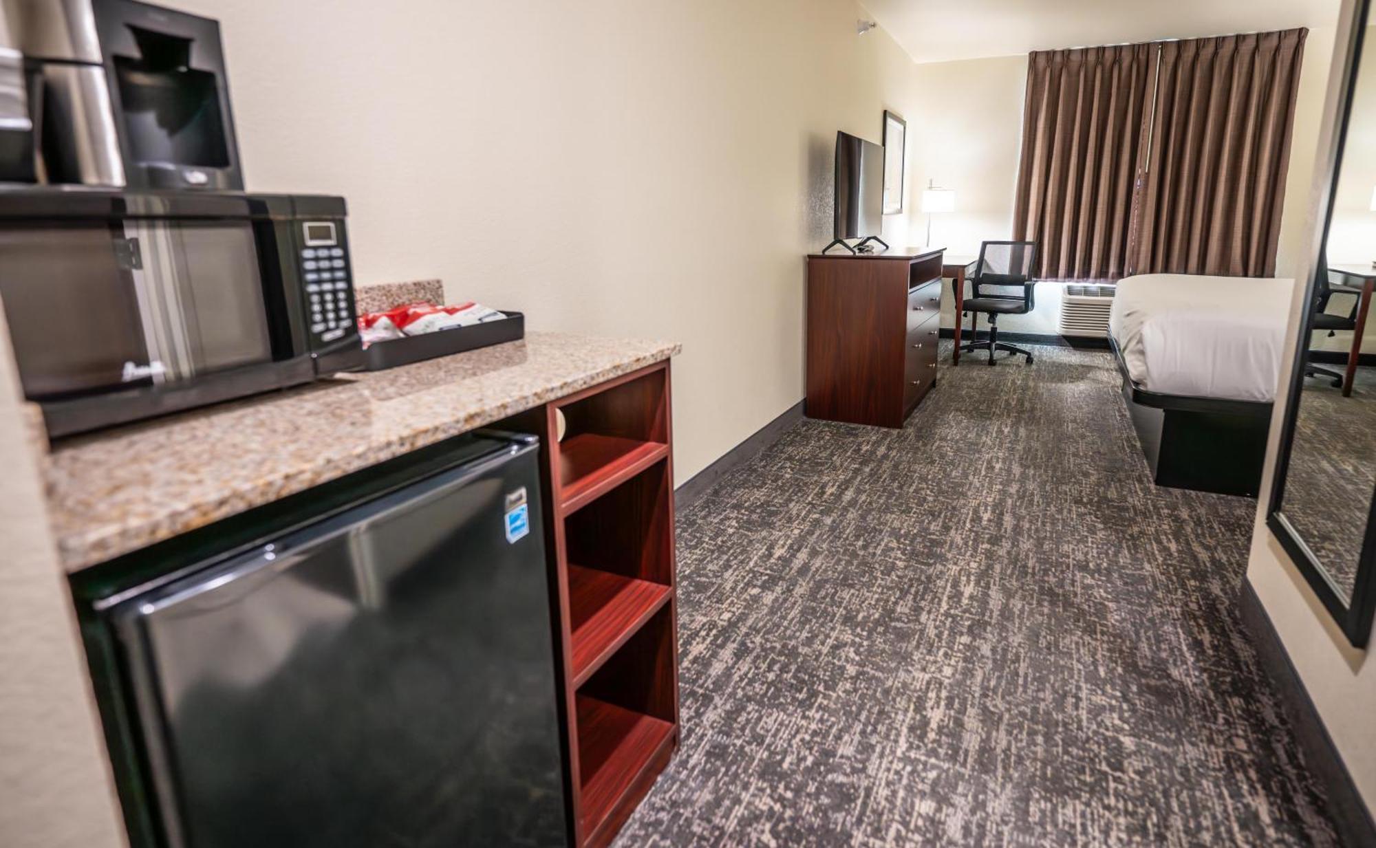 Cobblestone Hotel & Suites - Lamar Exterior photo